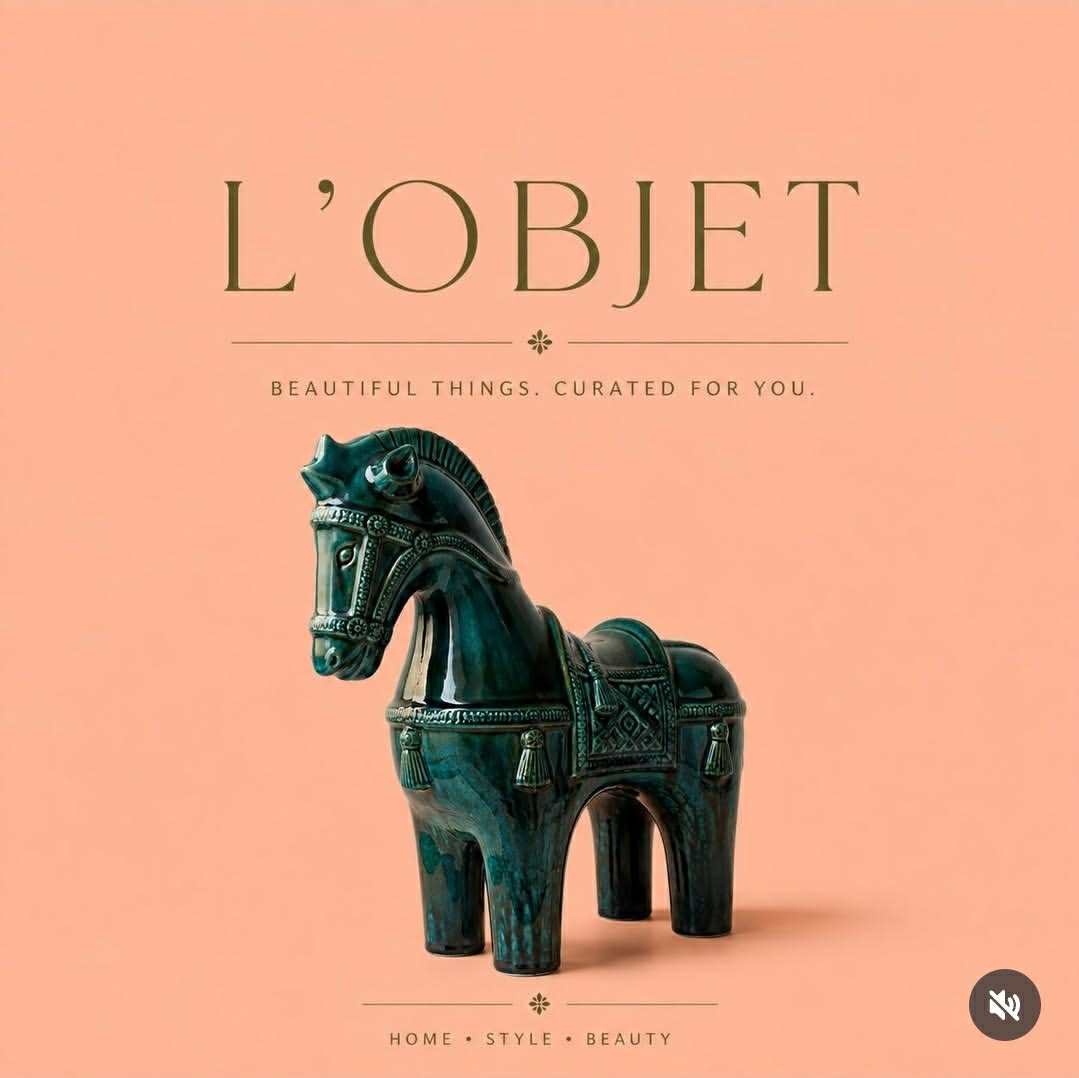 Emerald ceramic horse on L’OBJET peach